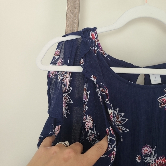 ⭐️40% Off⭐️ Old Navy Cold Ruffle Shoulder Navy & Floral Dress - Picture 7 of 15